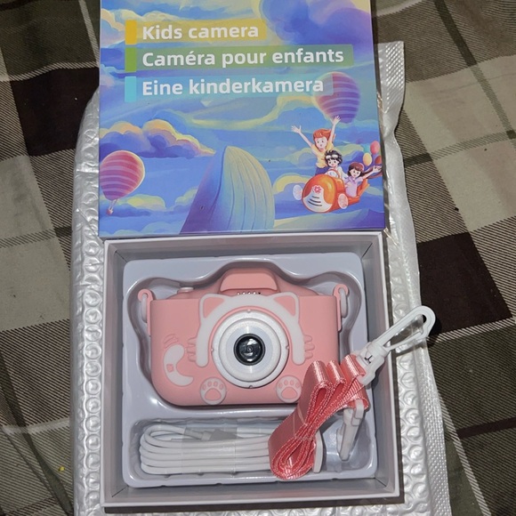 Pink kids camera - Picture 1 of 3